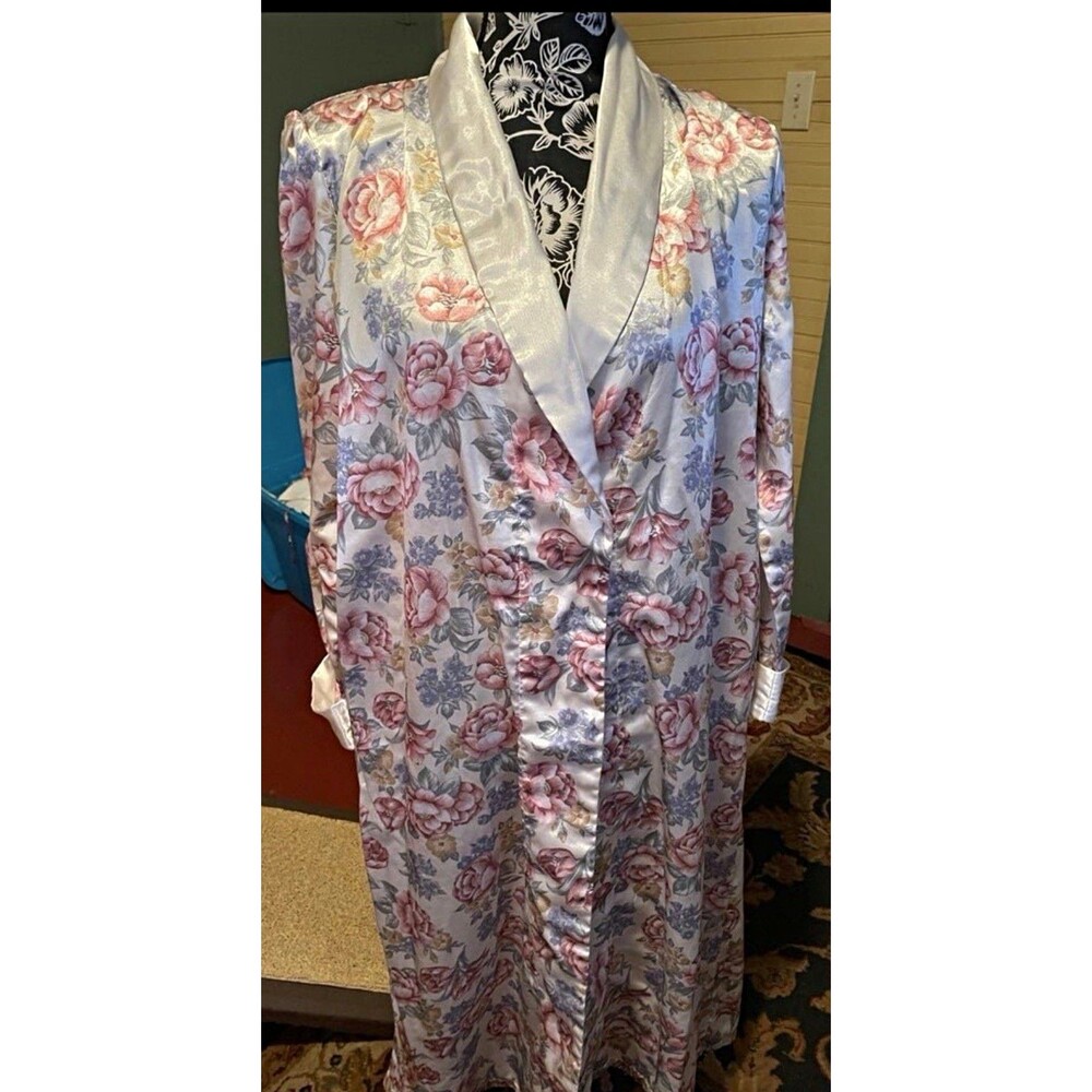 Kathryn Women’s Medium Floral Satin Robe Pink Gray Long Sleeve No Sash